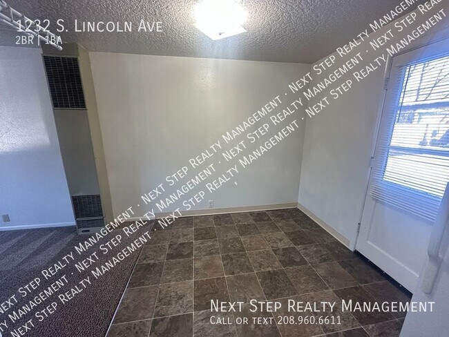 Building Photo - 1232 S Lincoln Ave
