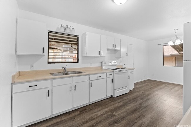 Building Photo - 667 Kamehameha Hwy