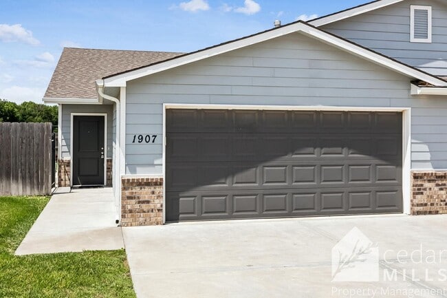 Building Photo - Beautiful 3-Bedroom Duplex in Park City!