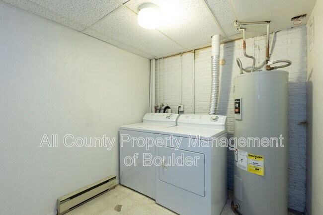 Building Photo - 841 Crisman Dr