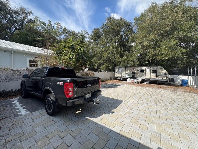 Building Photo - 6512 E 23rd Ave