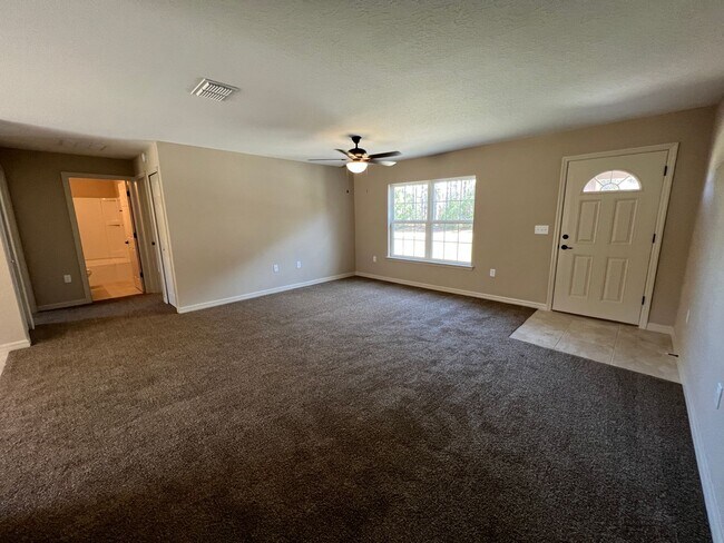 Building Photo - BEAUTIFUL AND BRAN NEW 3BR/2BA home in Ocala!!