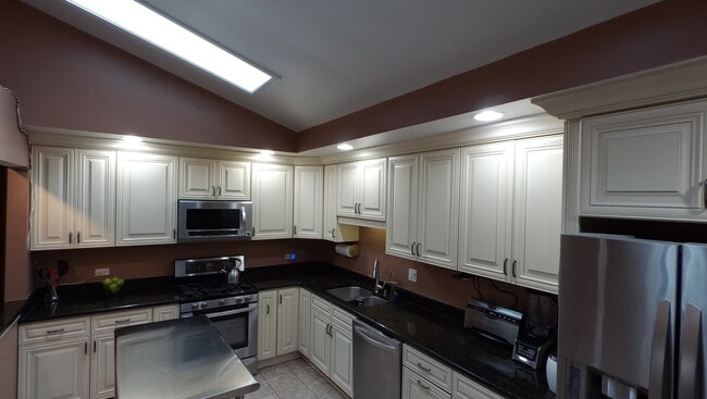 Building Photo - 22940 N Prairie Ln