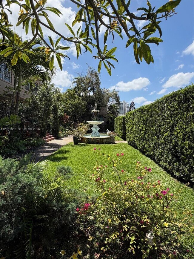 Building Photo - 28 Almeria Ave