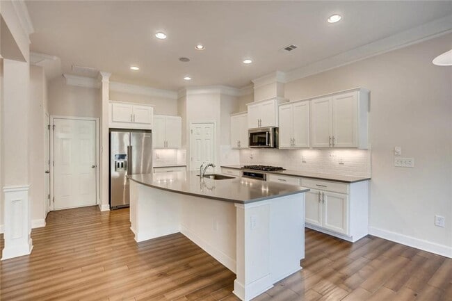 Building Photo - 2255 Emerald Sky Dr