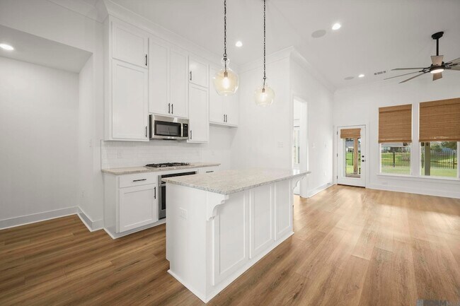 Building Photo - 39262 Bridge Path Ln