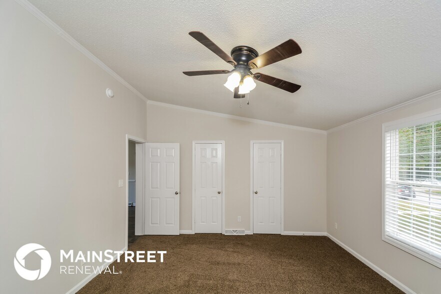 Building Photo - 617 E Walnut Ave