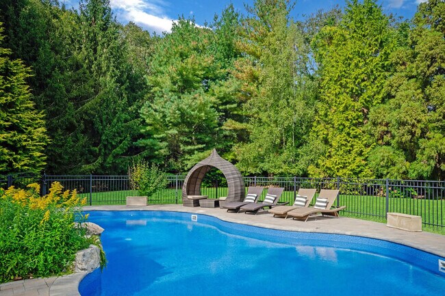 Building Photo - 1025 Peconic Bay Blvd