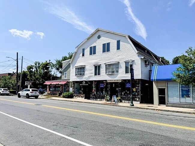 Primary Photo - 393 Washington St