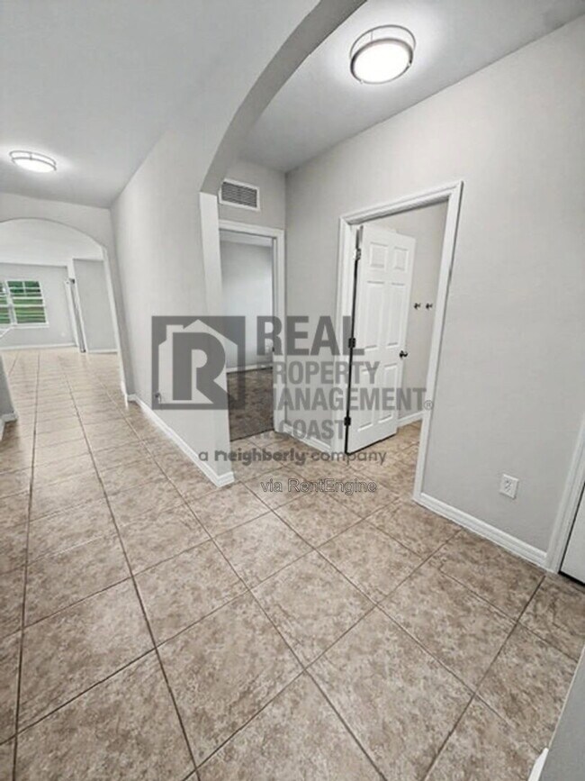 Building Photo - 7317 Mikasa Dr