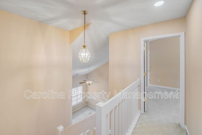 Building Photo - 15021 Deshler Ct
