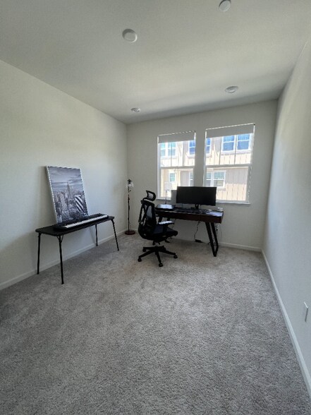 Building Photo - 32 Lesina Way