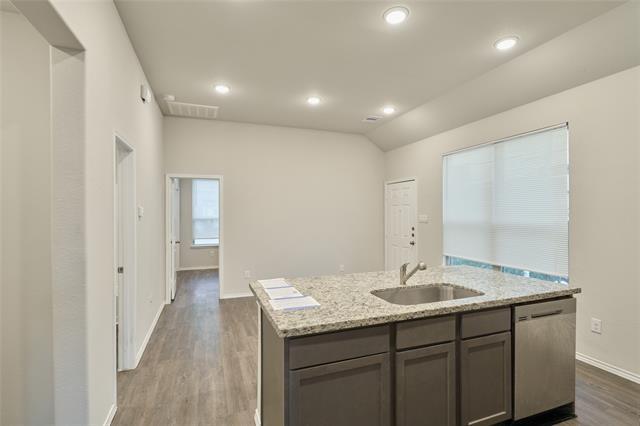 Building Photo - 9992 Calendar St