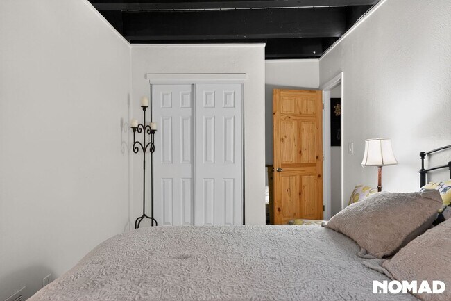 Building Photo - Charming 3BR Duplex in Incline Village