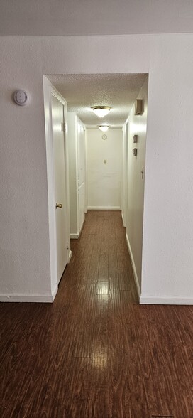 Building Photo - 2612 El Parque Cir