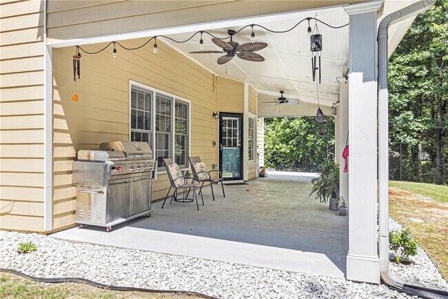 Building Photo - 1611 Hillside Bend Crossing