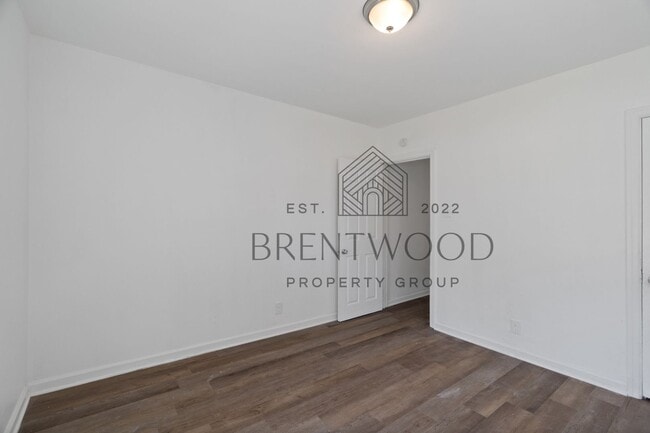 Building Photo - Charming 3BR/1B Single-Family Home