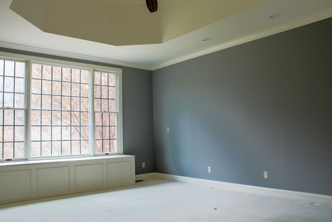 Building Photo - 935 Garth Rd