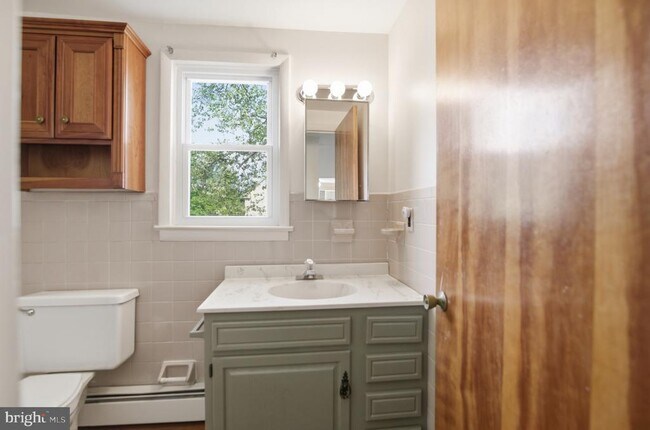 Building Photo - 1130 E Park Ave