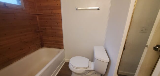 Building Photo - 1 Bedroom Mobile Home on 1 acre lot close to Tart Trail Leelanu Coutny