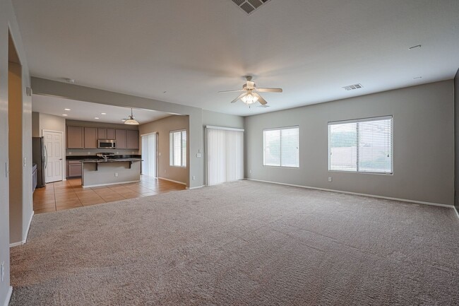 Building Photo - 4 bed, 3.5 bath house in Stetson Valley, Phoenix