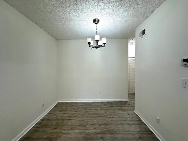 Building Photo - 641 Cypress Lake Blvd