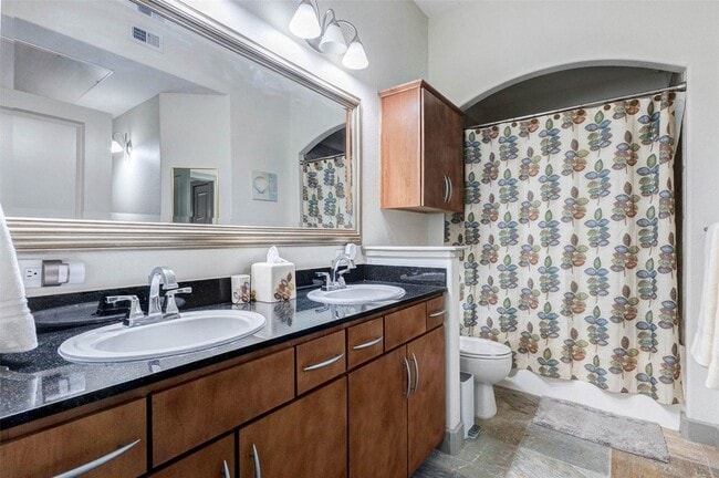 Building Photo - 1901 Post Oak Blvd