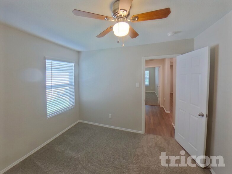 Building Photo - 1805 Westfall Dr