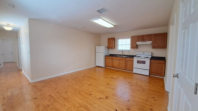 Building Photo - 2300-02 Gravier