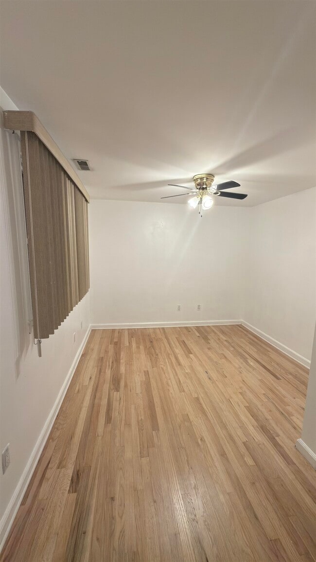 Building Photo - 273 Paulanne Terrace