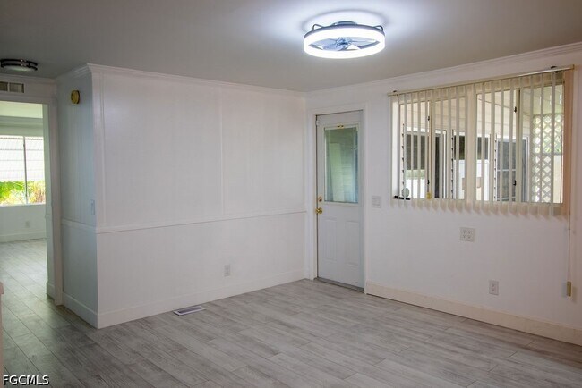 Building Photo - 5506 Virginia Dare Ln