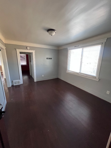 Building Photo - 8457 Cahalan St