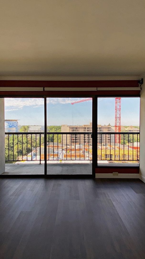 Building Photo - Gorgeous 14th Floor 2 Bd, 2 Bath Condo Available Now!