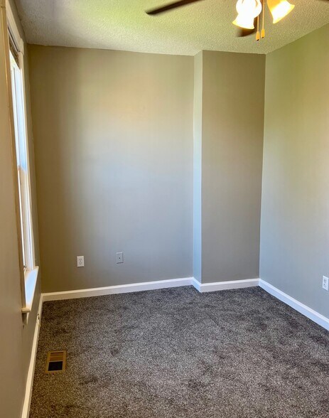 2nd bedroom - 454 Forest St