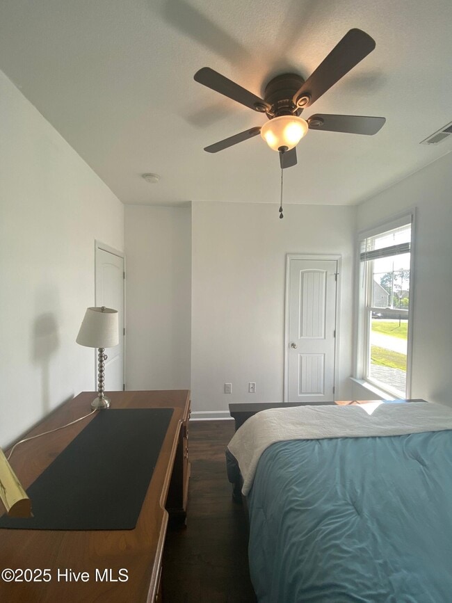 Building Photo - 127 Pamlico Drive