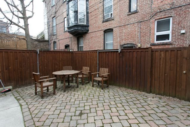 Building Photo - 421 W Armitage Ave