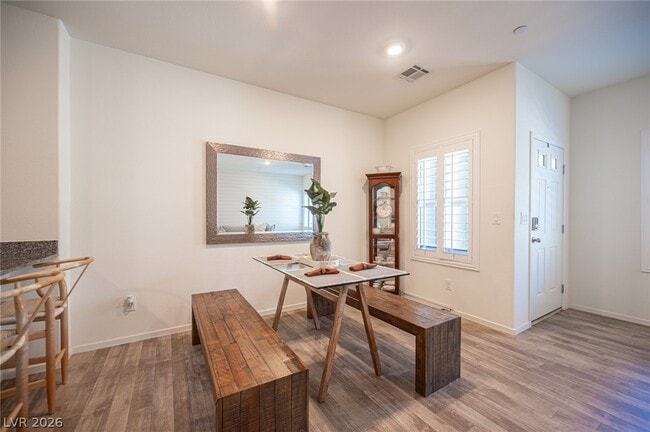 Building Photo - 530 Gloster Ave
