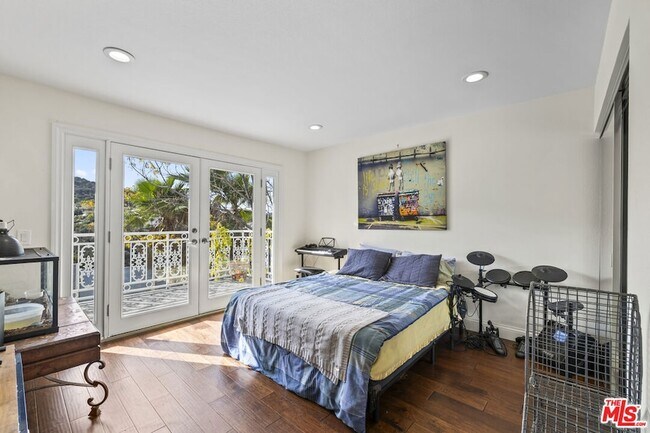 Building Photo - 3804 Vista Linda Dr