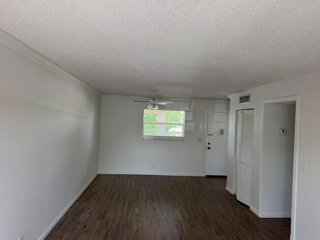 Building Photo - 500 Bonnie Blvd