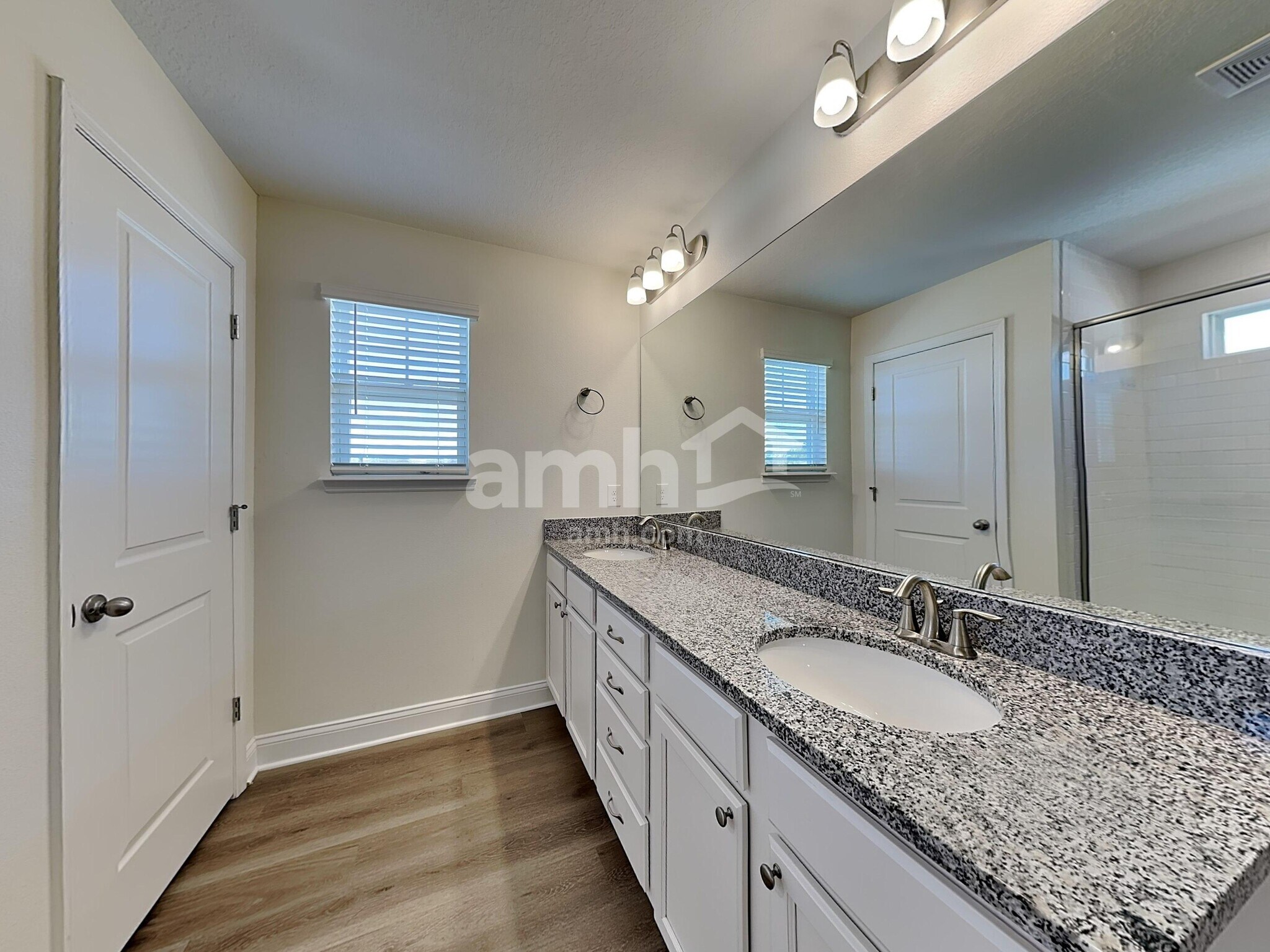Building Photo - 1328 Mount Logan Dr