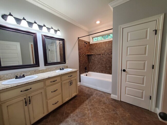 Building Photo - 3847 Napa Dr