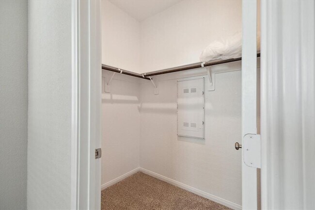 Building Photo - 1806 La Magnolia Dr