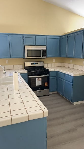 Building Photo - 5421 Governor Cir