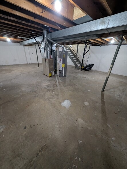 Building Photo - 624 Bailey Dr