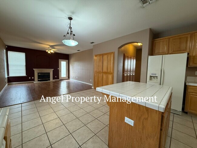 Building Photo - 2125 Galen Dr