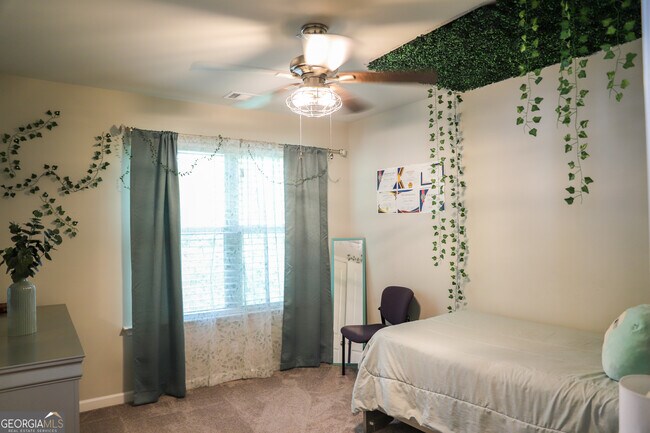 Building Photo - 402 Mulberry Row