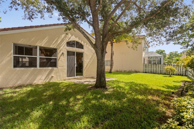 Building Photo - 15250 SW 49th Ct