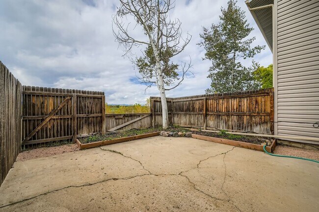 Building Photo - 1858 Centaur Cir