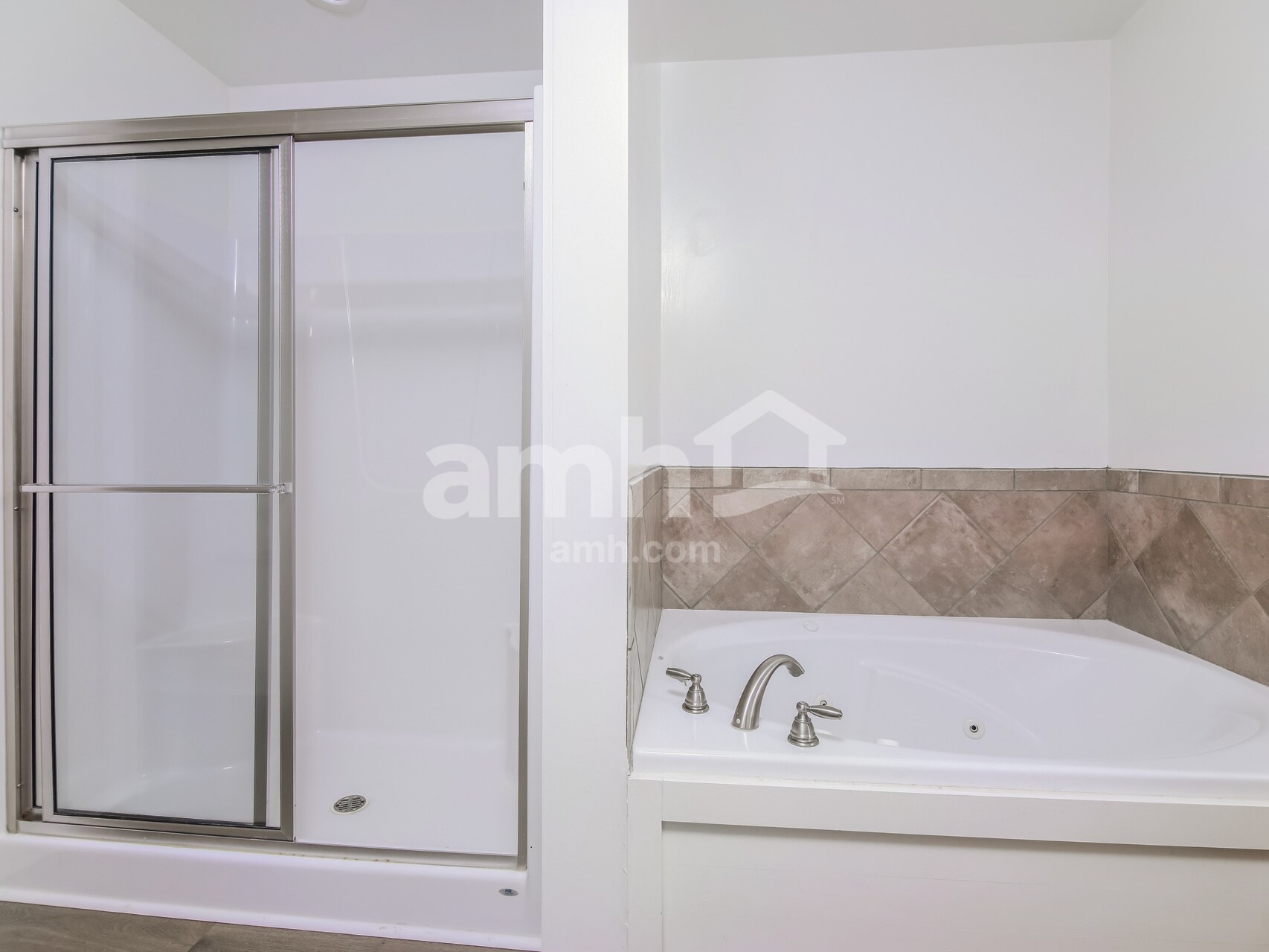 Building Photo - 15 Hanford Dr