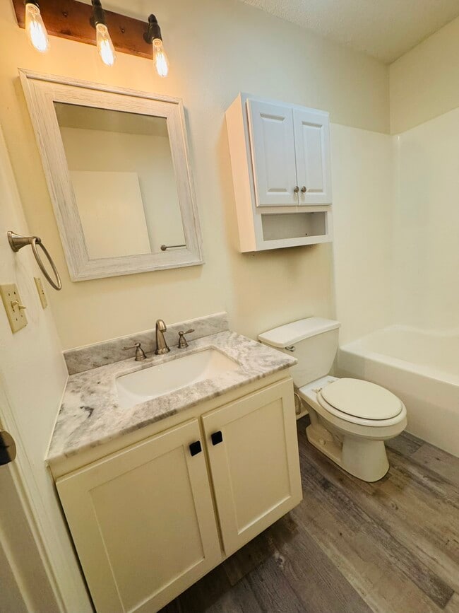 Building Photo - 365 Beaver Kreek Center